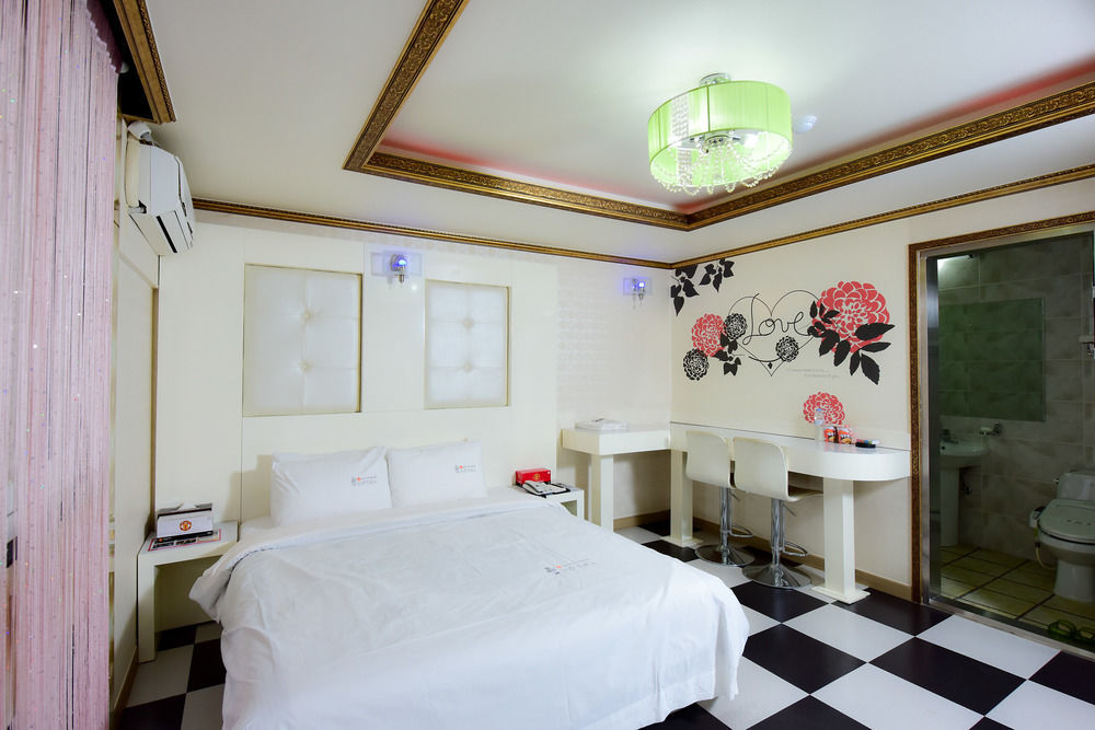 Gwangju Queen Hotel Gwangju Metropolitan City Exterior photo