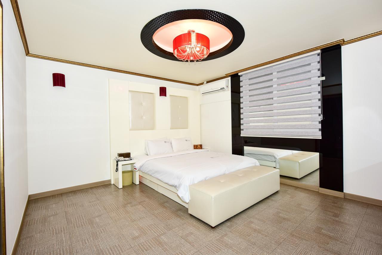 Gwangju Queen Hotel Gwangju Metropolitan City Exterior photo